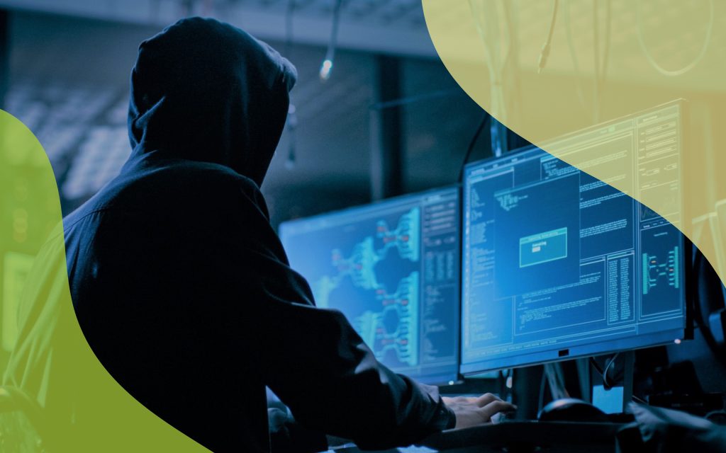 Китай відповідальний за більшість кібератак на США — директор ФБР