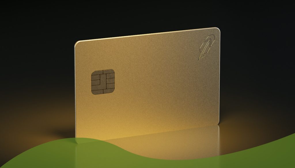 92% великих банків розглядають можливість запуску металевих карток з новою системою безпеки